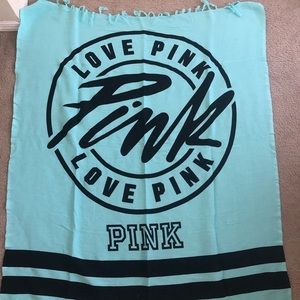 VS Pink Turquoise Beach Blanket